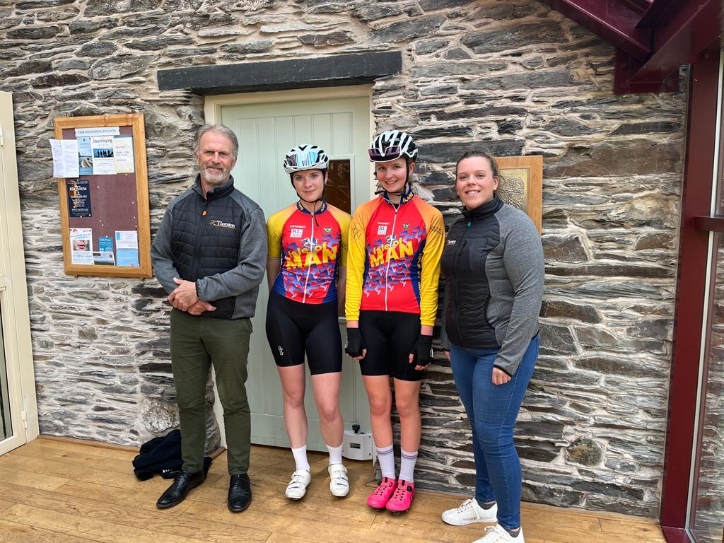 Supporting junior cyclists Jess Pickavance & Sophie Smith