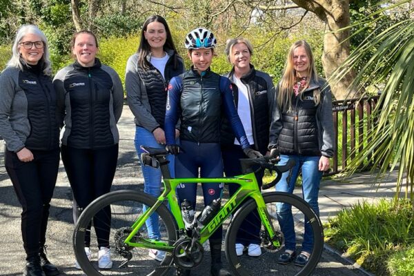 Cyclist Ruby Oakes and the Thornton team